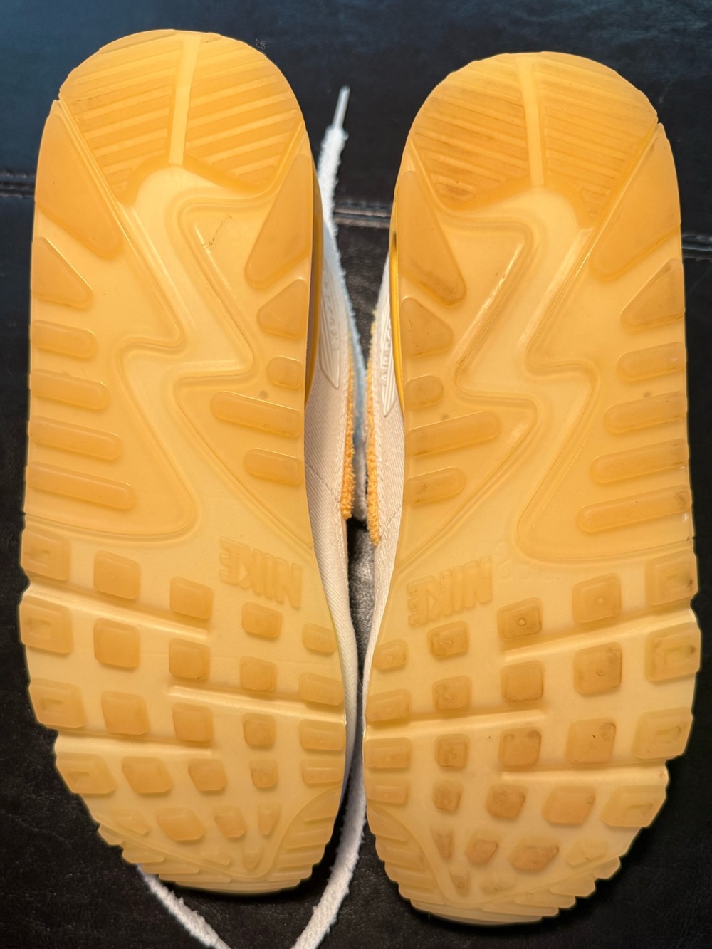 2023 Nike Wmns Air Max 90 SE 'Citron Daisy' Women’s Size 8 - Picture 4 of 9
